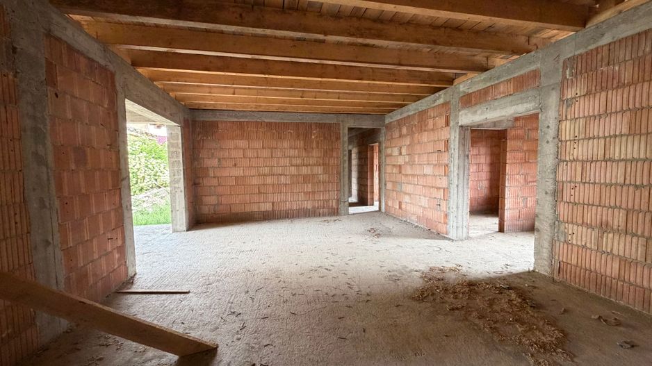 Casă de vânzare 260 mp utili + 1052 mp teren in centrul orasului Covasna - Poză 22