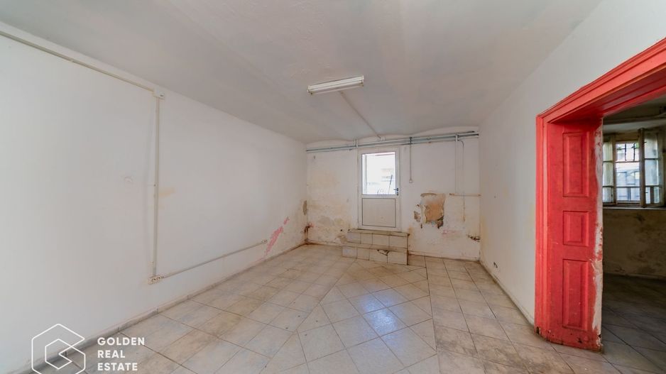 Casa individula cu 5 camere, zona central - Poză 21