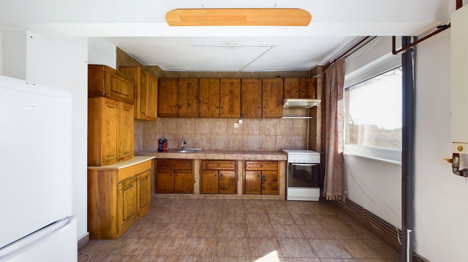 Apartament decomandat zona UTA - Poză 1