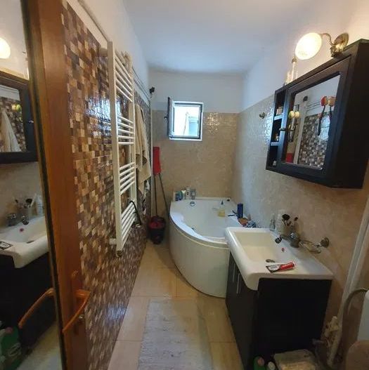 Apartament 3 camere decomandat, Faleza - Poză 2