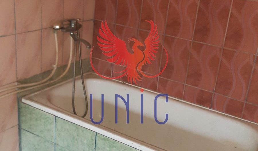 Casa cu teren de 1969 mp - Amarastii de Jos - Poză 9