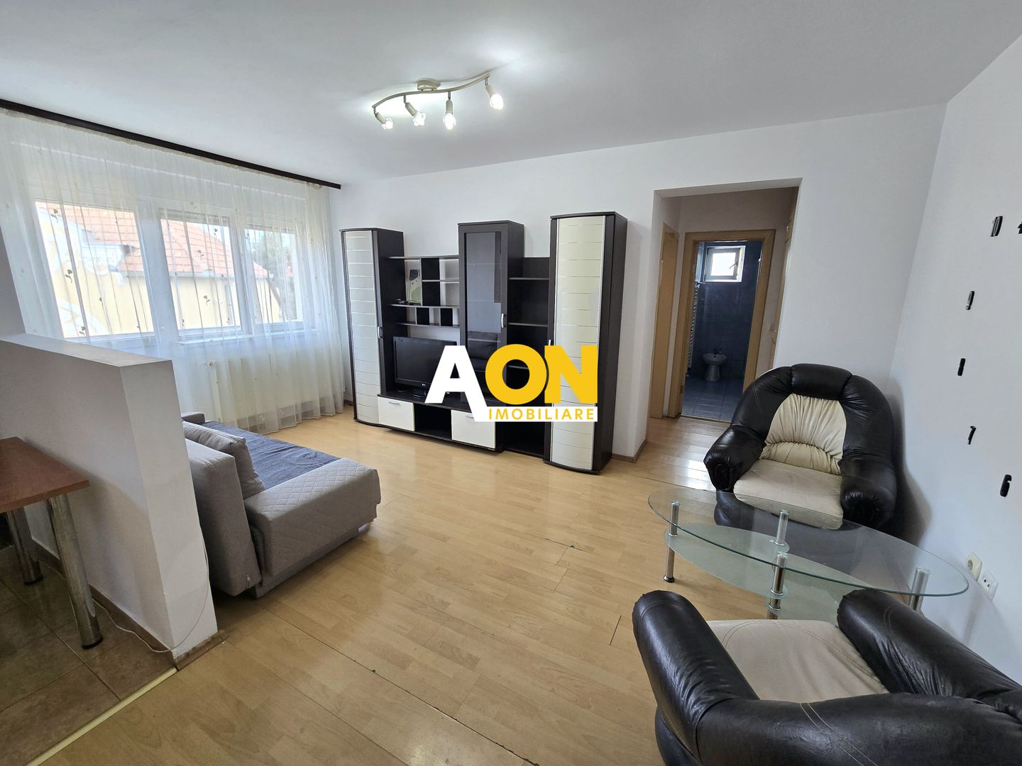 Apartament cu 2 Camere, Etaj 1, Loc de Parcare, Zona Centru - Poză 3