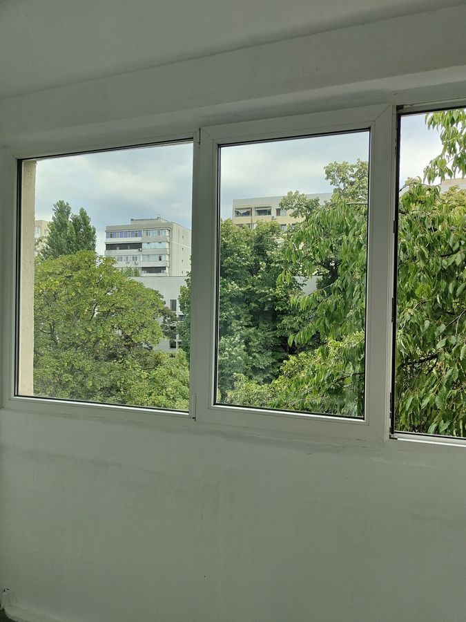 Vanzare apartament luminos de 2 camere in Titan-Lotru, pret negociabil - Poză 7