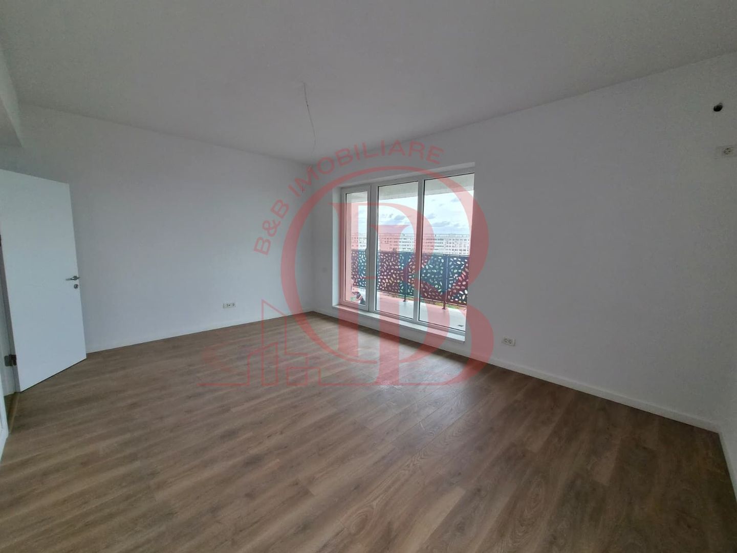 3 camere Loc de parcare inclus Terasa 35mp Liviu Rebreanu - Poză 2