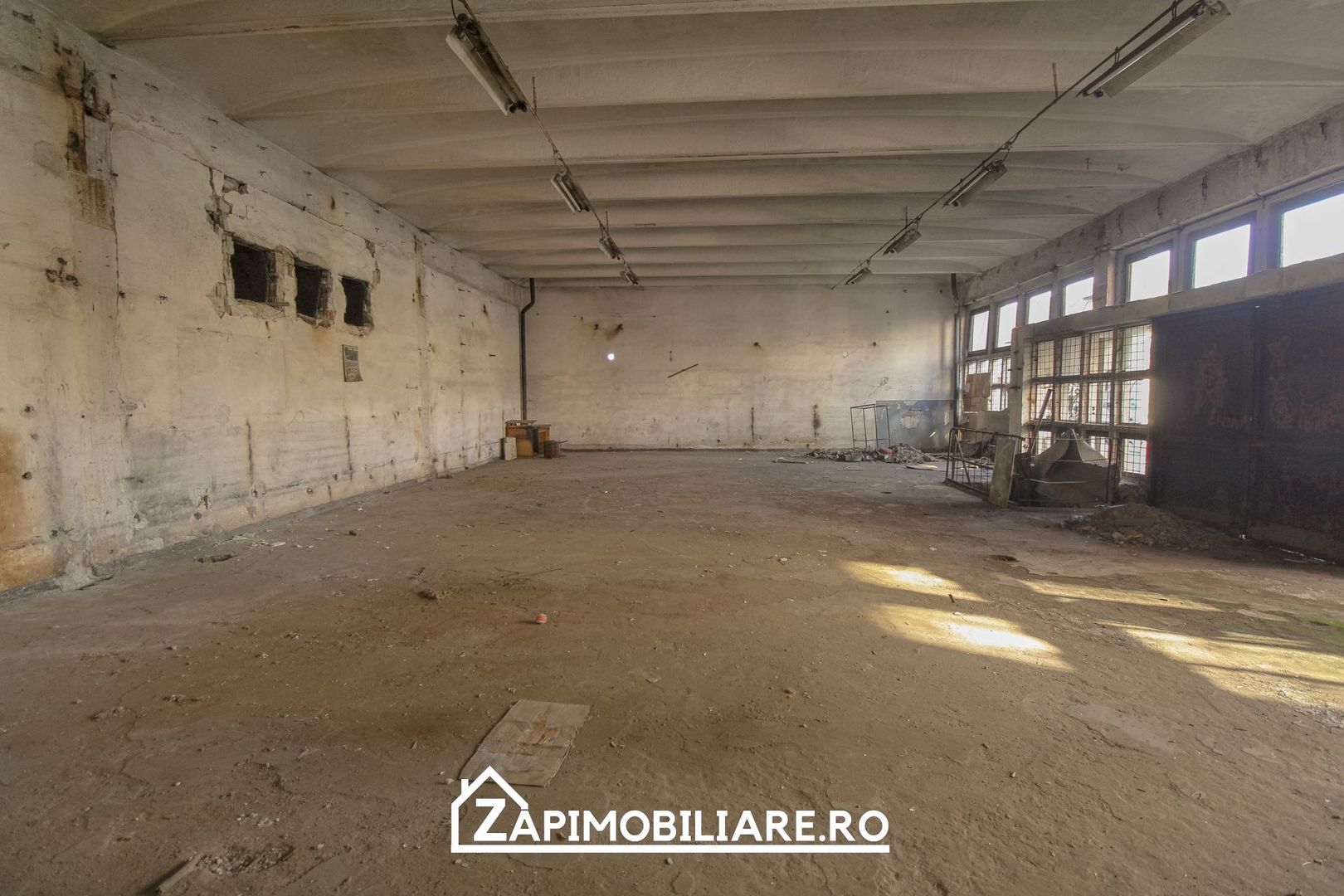 Cladire 3 nivele 529 mp utili - zona Poli 2 - - Poză 1