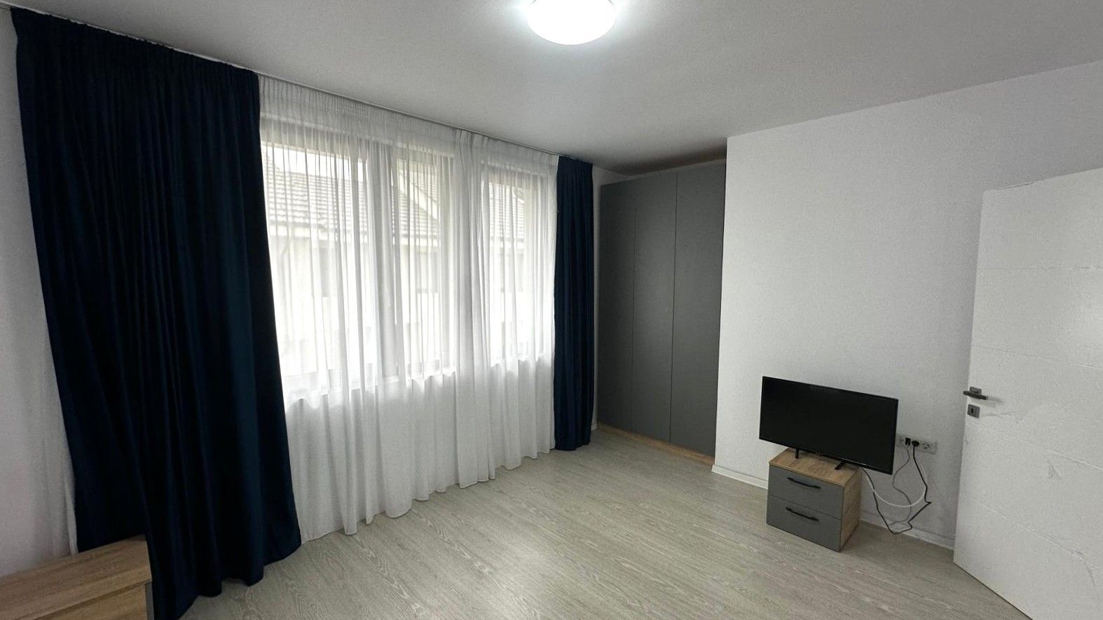 Vilă 5 Camere 160mp Curte 50mp Otopeni-Aeroport Henri Coandă - Poză 3