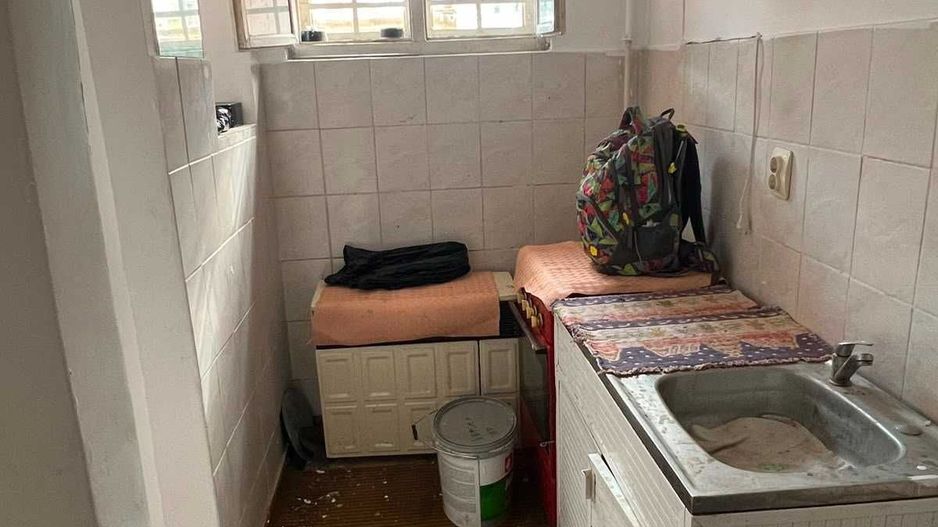 BRASADAS vinde garsoniera pe Ostrovului 25mp la parter. - Poză 8