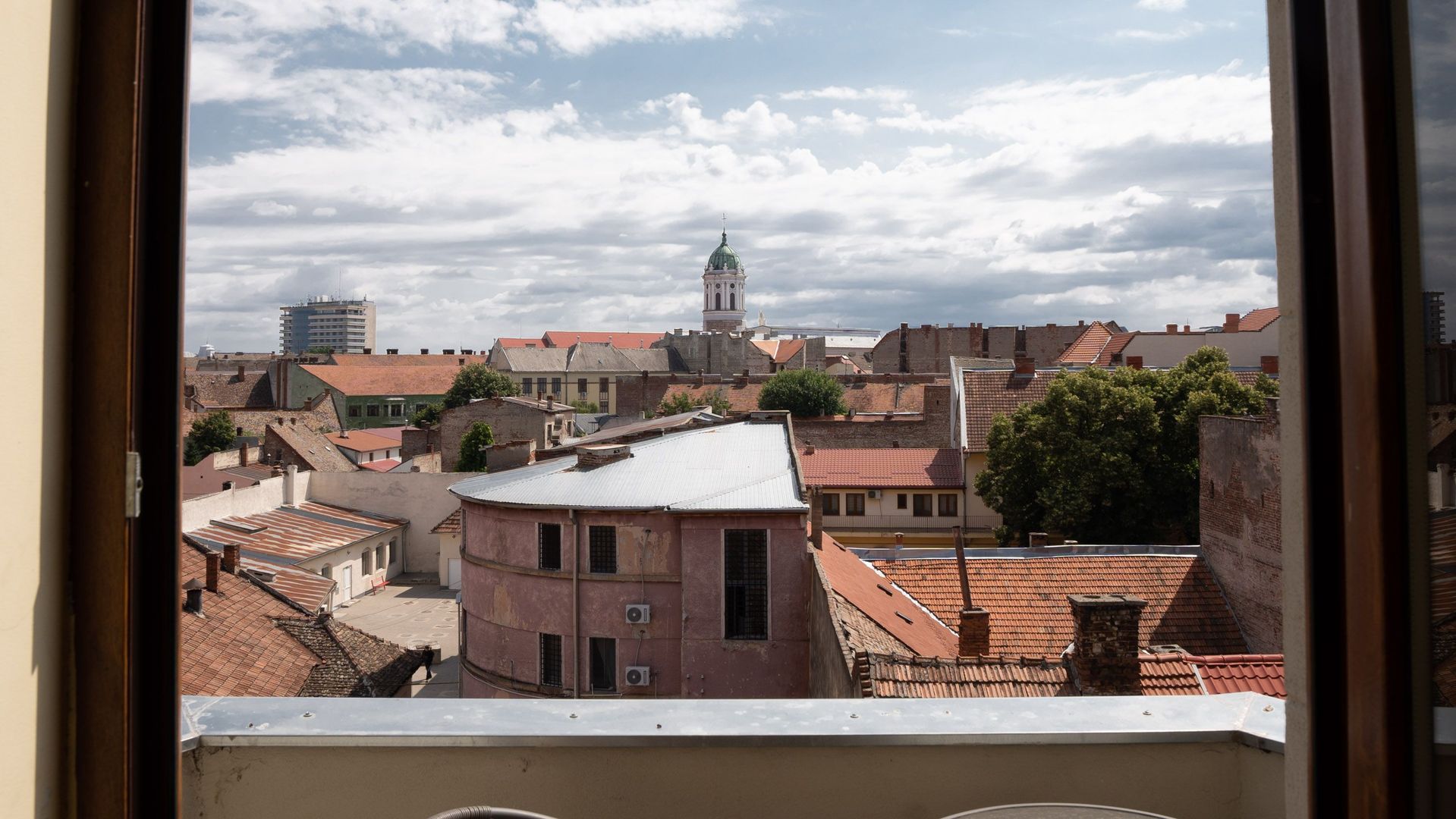 De vânzare: apartament cu 2 camere, etaj 3, str. Ștefan Cicio Pop - Poză 1