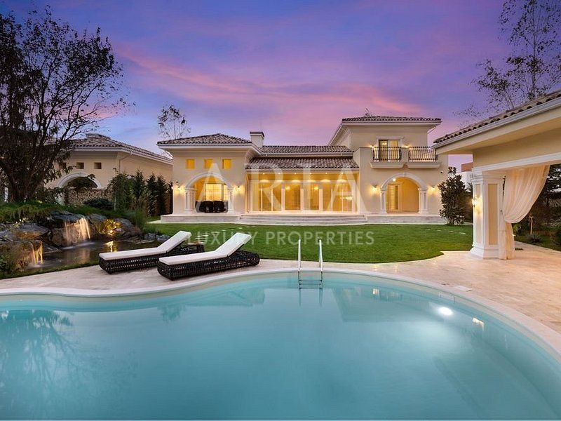 LUXURY MANSION NEAR THE FOREST - PIPERA TUNARI - Poză 1