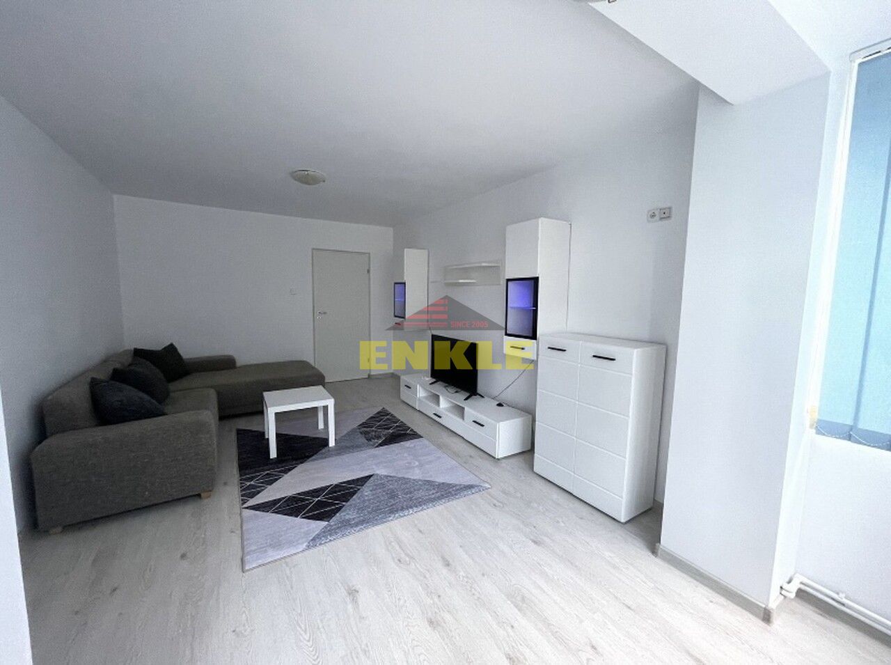 De inchiriat apartament 2 camere, zona Bulevard. Pret 350€ - Poză 1
