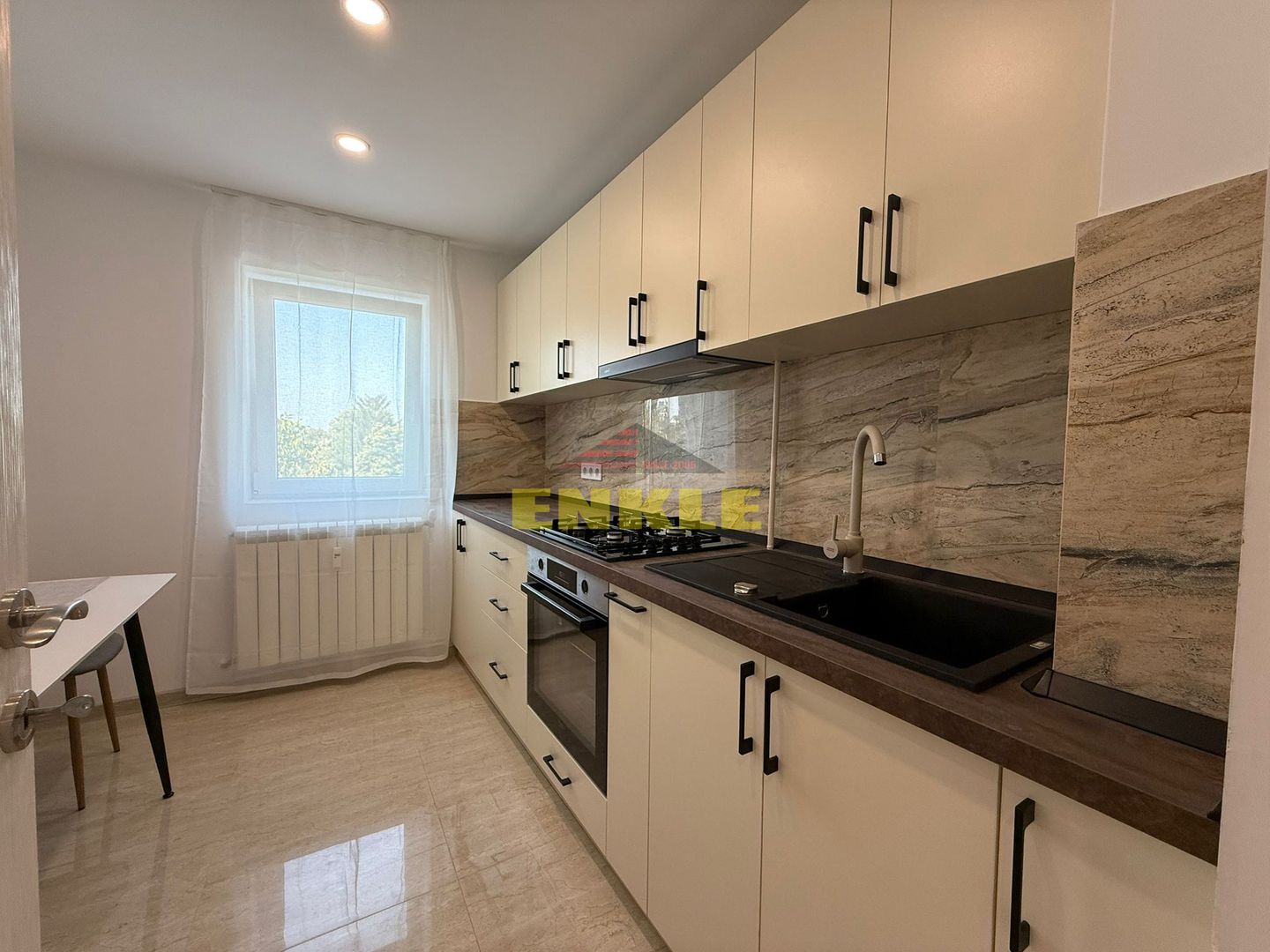 Apartament de închiriat cu doua camere – zona Primăverii - Poză 3