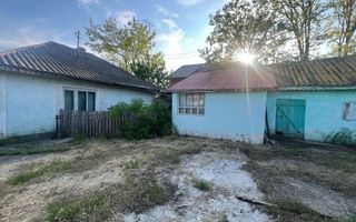 Proprietate generoasă: Casă cu 4 camere, anexe și teren de 3000 m²-Com. Țiganași - Poză 1