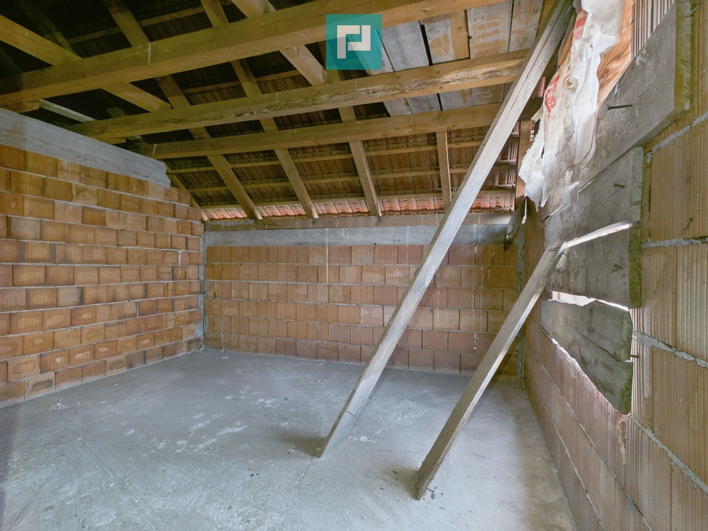 Proprietate impresionantă între Curtici și Macea - Poză 21