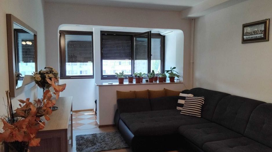 Închiriere Apartament cu 2 camere, 2 parcări incluse, ParkLake - Poză 1