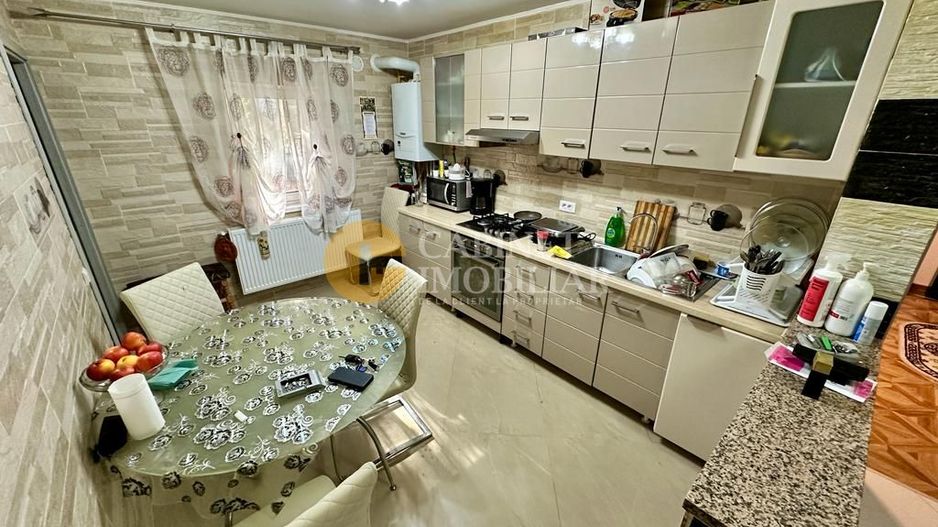 Apartament cu 4 Camere Decomandat - Parter Inalt - Zona Nicolina-Frumoasa - Poză 4