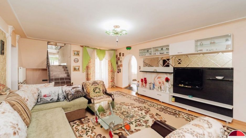 Casă de vânzare, Obileni, Hîncești ,185 m² ,16 ari, 2 garaje - Poză 4