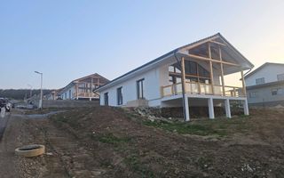 Vilă chalet modern cu perete panoramic de sticlă - Livezeni, Mureș - Poză 2