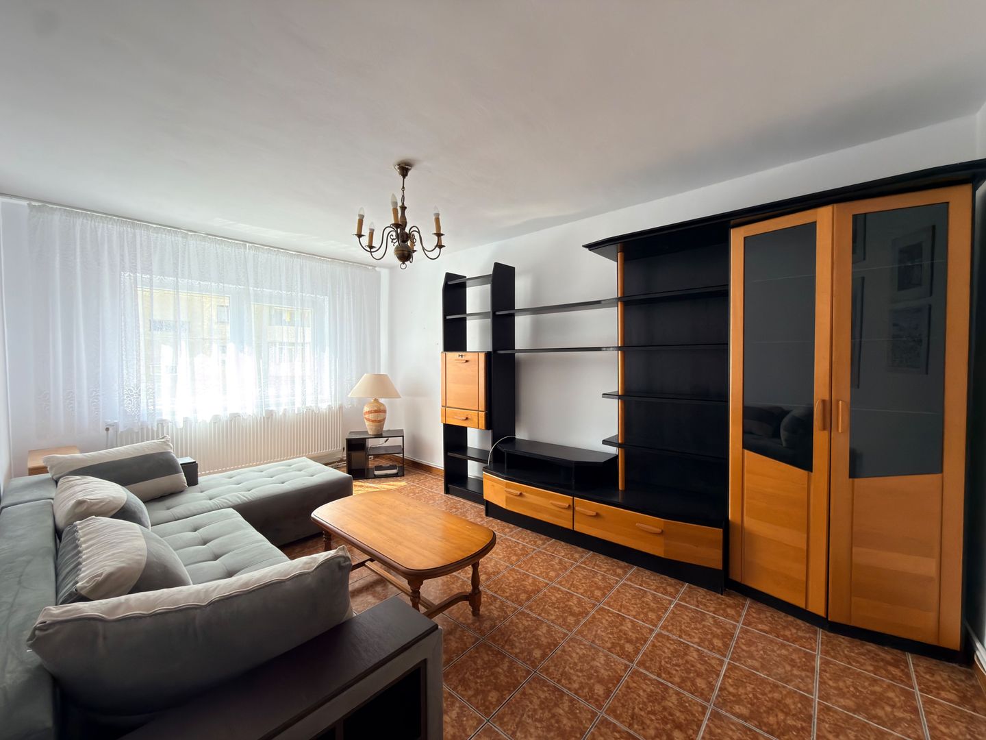 Apartament 3 camere etaj 3- Campulung-Zona Visoi! - Poză 1