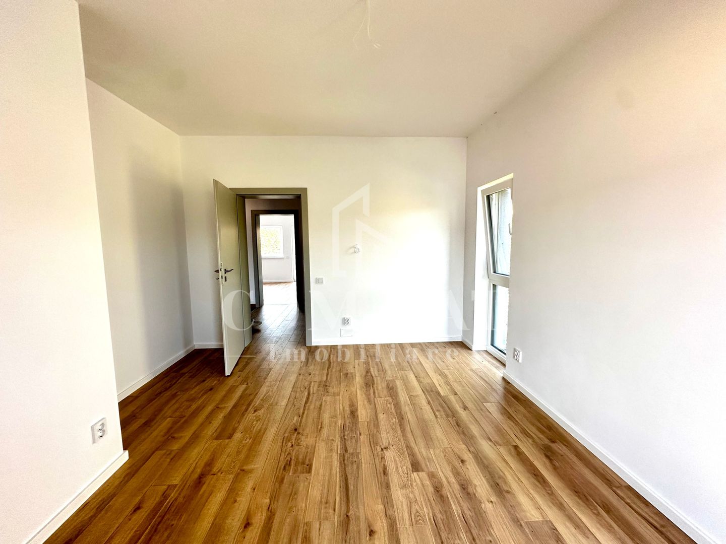 Duplex finisat | 2 locuri de parcare | Zona Tineretului - Poză 12