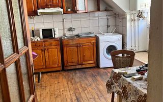 Apartament la casă | Curte comună | Pivniță | Cisnădie - Poză 1