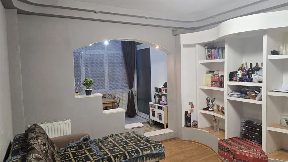 De vanzare apartament cu 2 camere, Micro 14, etaj 3, 69.000 euro - Poză 1