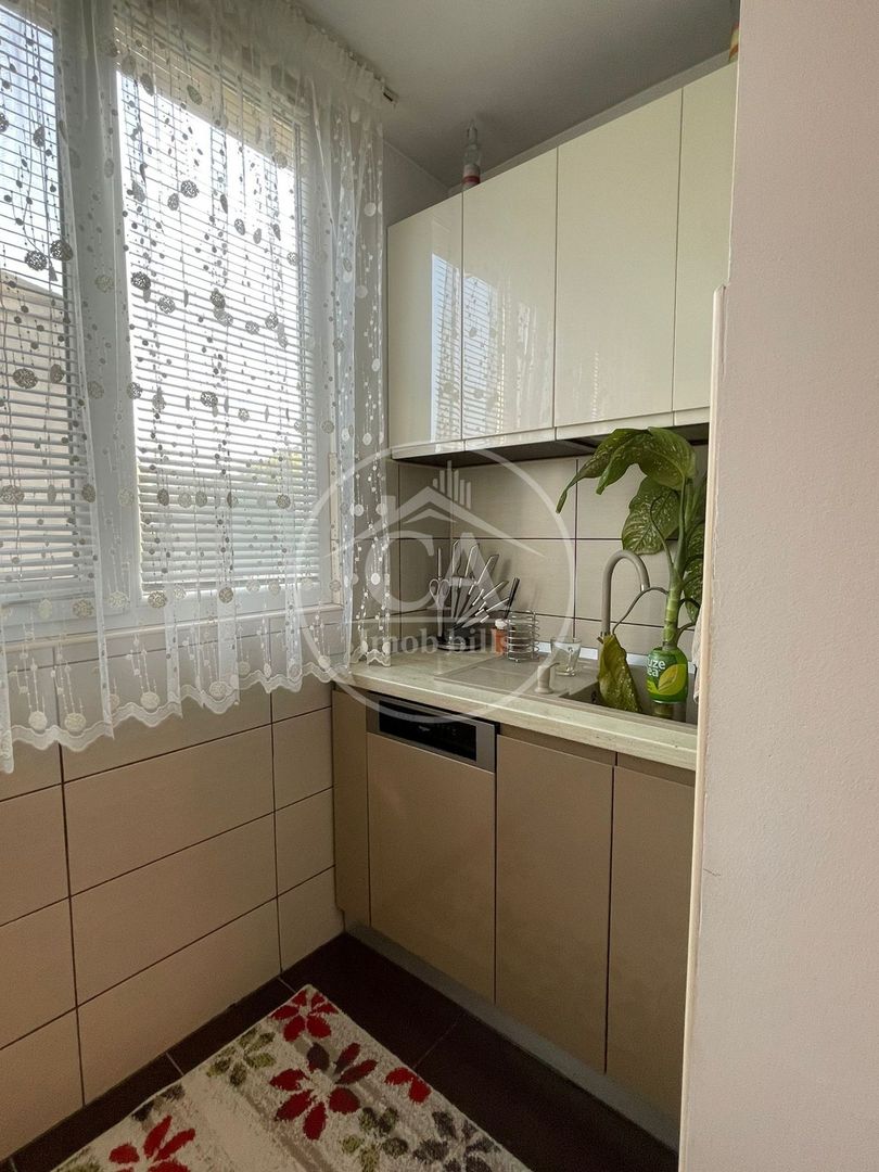 Apartament cu 3 camere de inchiriat in zona Nufarul, Oradea. - Poză 11
