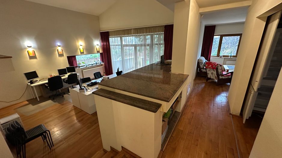 Casă / Vilă cu 6 camere în zona  Calea Aradului - Poză 8