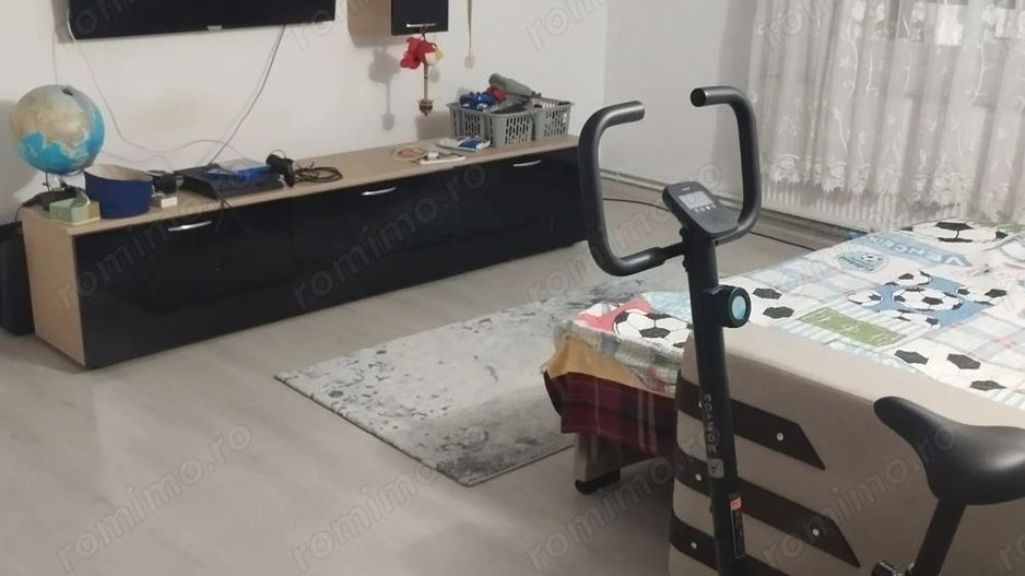 Casă de vânzare cu teren 920 mp - Poză 4