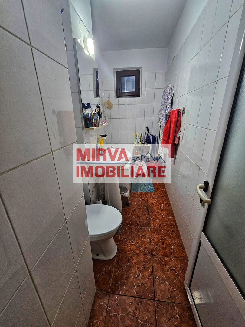 Apartament 2 camere – Central / Urlați – Etaj 2, balcon închis - Poză 8