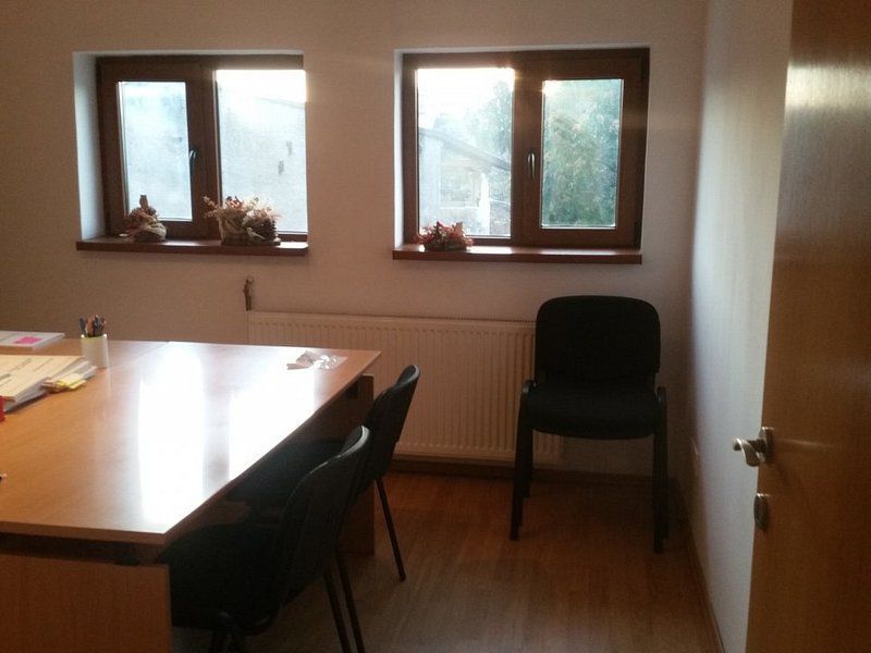 Apartament 3 camere in Romana, anexe, boxa - Poză 6