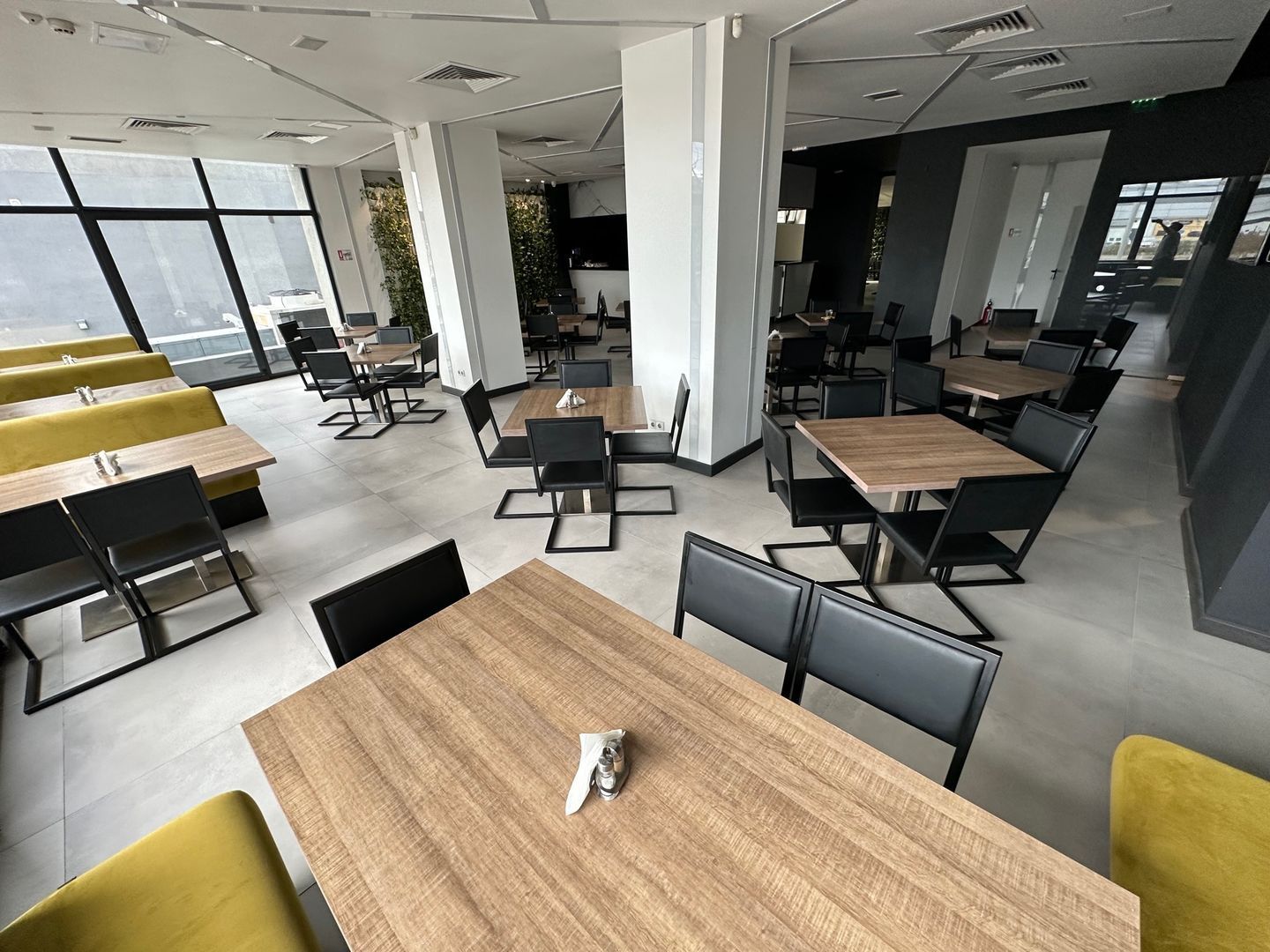 Clădire de inchiriat clinica / birouri - Poză 13