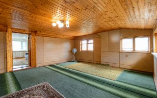 Nu este doar o vilă. Este refugiul tău verde cu 38 ari și pădurice proprie! - Poză 20