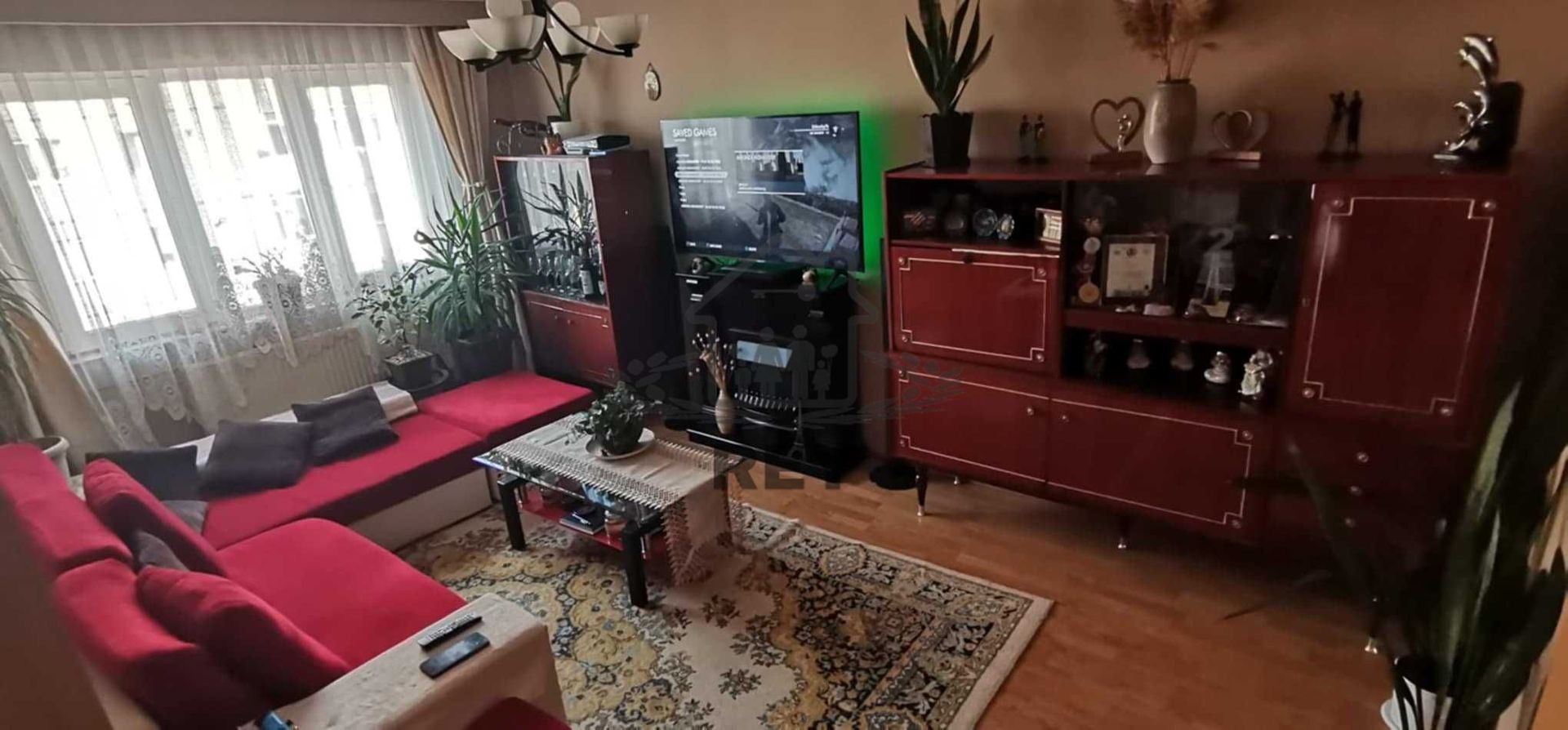 Apartament 3 camere de vânzare zona V. Aron - Poză 2