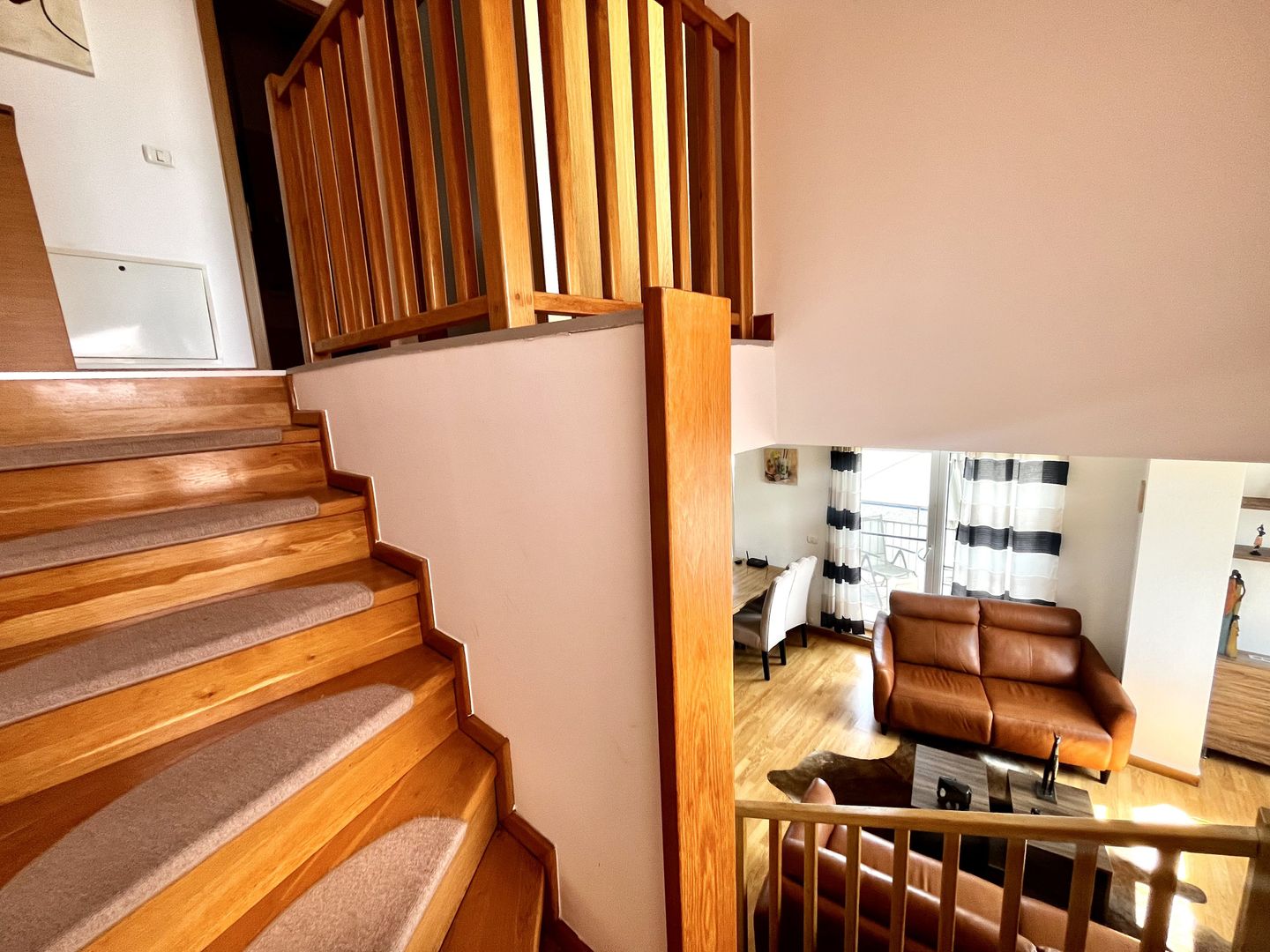 Apartament 3 camere, elegant, pe 2 niveluri,  cu garaj,  zona Aradului - Poză 7