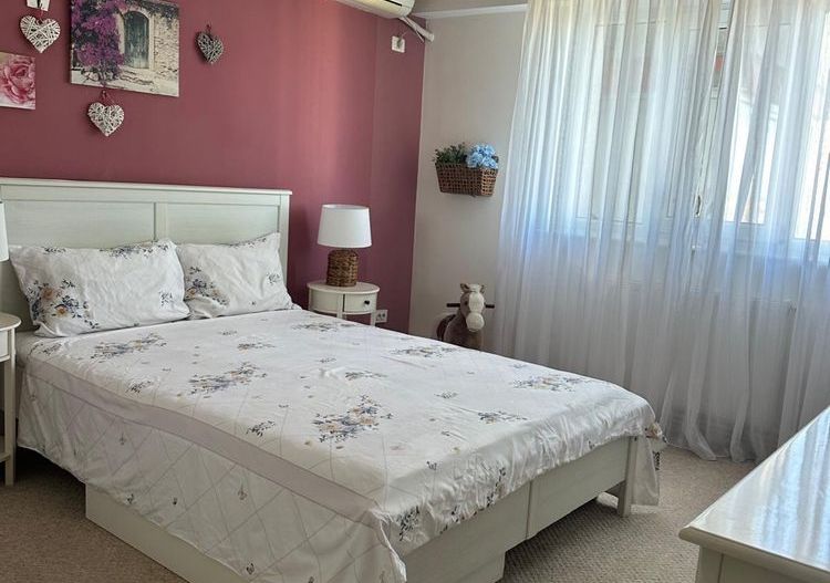 Apartament cu 3 camere zona Tomis Nord -  Parcare Privata - Ocazie - Poză 1