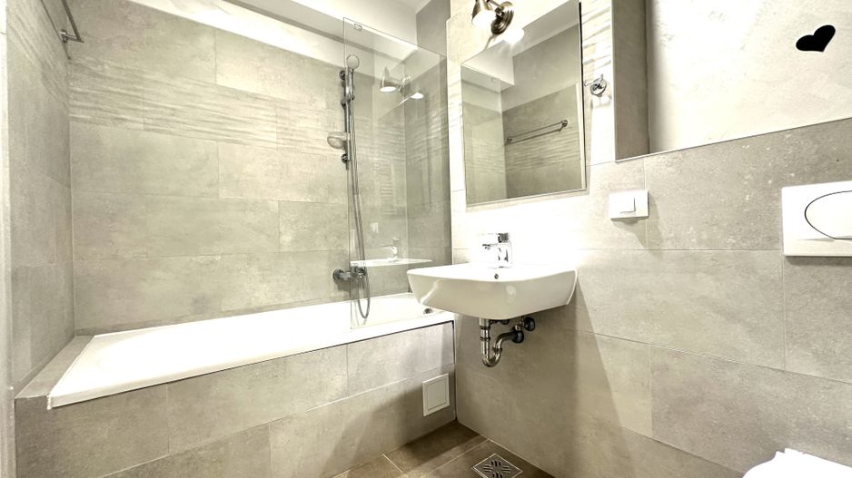 Apartament 2 camere decomandat de închiriat in  zona Coresi, Brașov - Poză 8