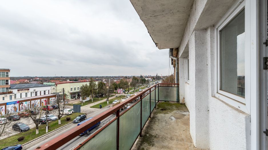 Apartament spatios in centrul orasului Chisineu Cris - Poză 7