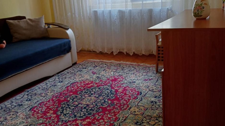 Vand apartament cu 3 camere, decomandat, la parter - Poză 2