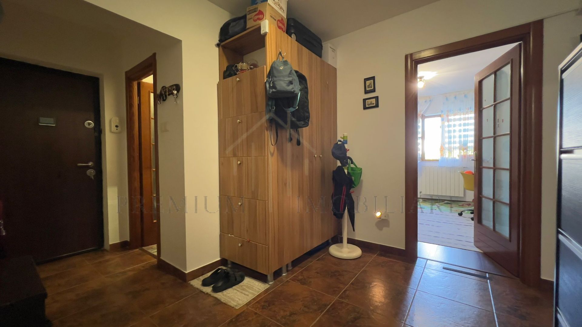 Apartament 3 camere complet renovat – Etaj 2/4 – Zona de jos - Poză 10