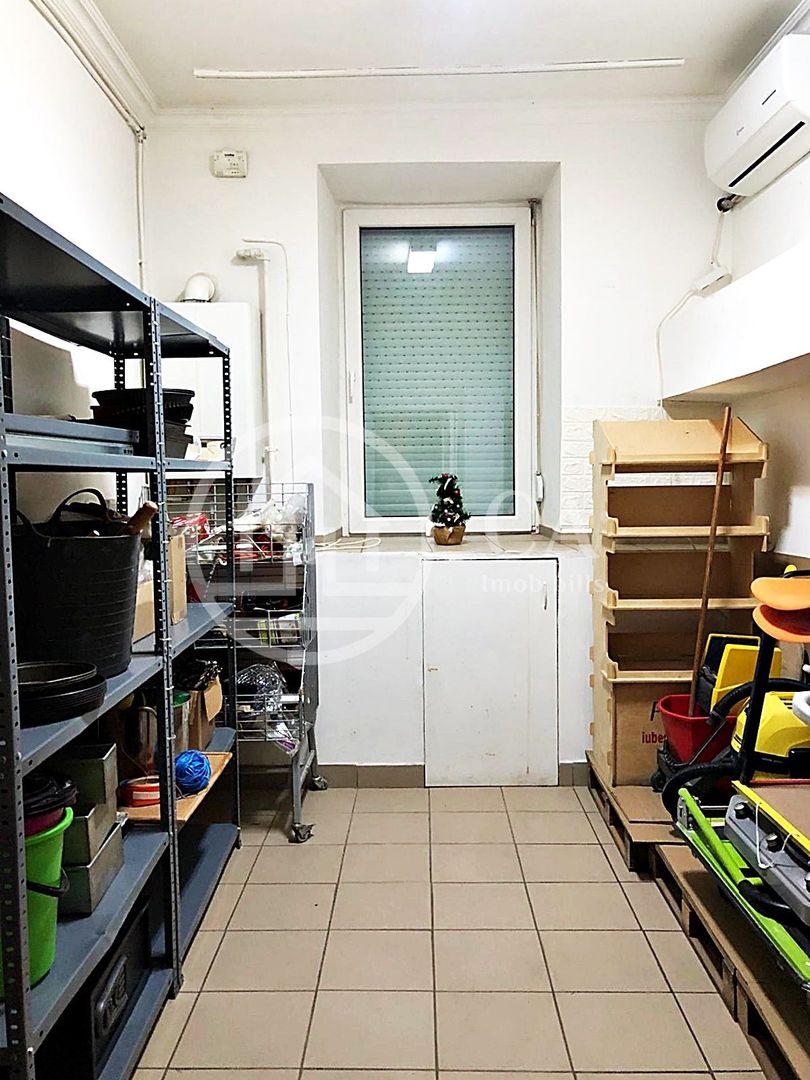 Spatiu comercial de inchiriat cu 5 camere pe Republicii, Oradea - Poză 8