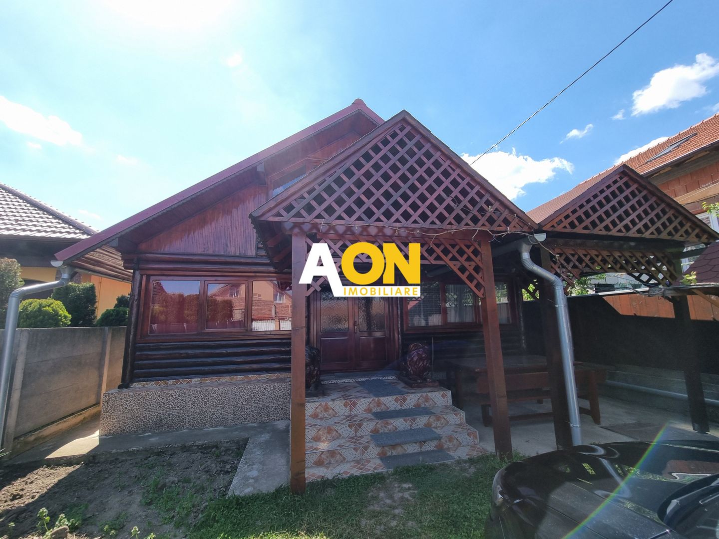 De vanzare casa P+M in stil rustic, 312 mp teren, Barabant - Poză 2