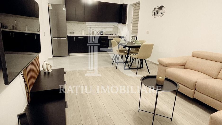 Apartament cu 3 camere | Prima Universității | Oradea - Poză 2