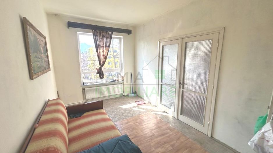 Apartament 2 camere decomandat Tractorul etaj 3 centrală termică nouă - Poză 4