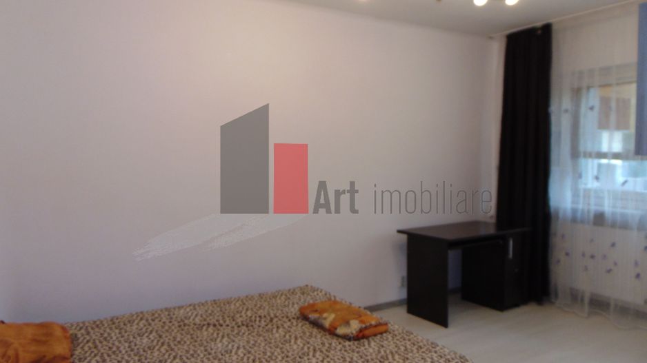 Apartament cu o camera, garsoniera Titan metrou - Poză 4