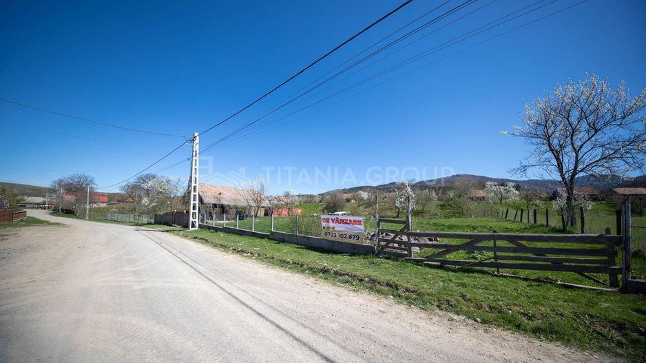 Teren intravilan, 1100 mp - Localitatea Zagon - Poză 1