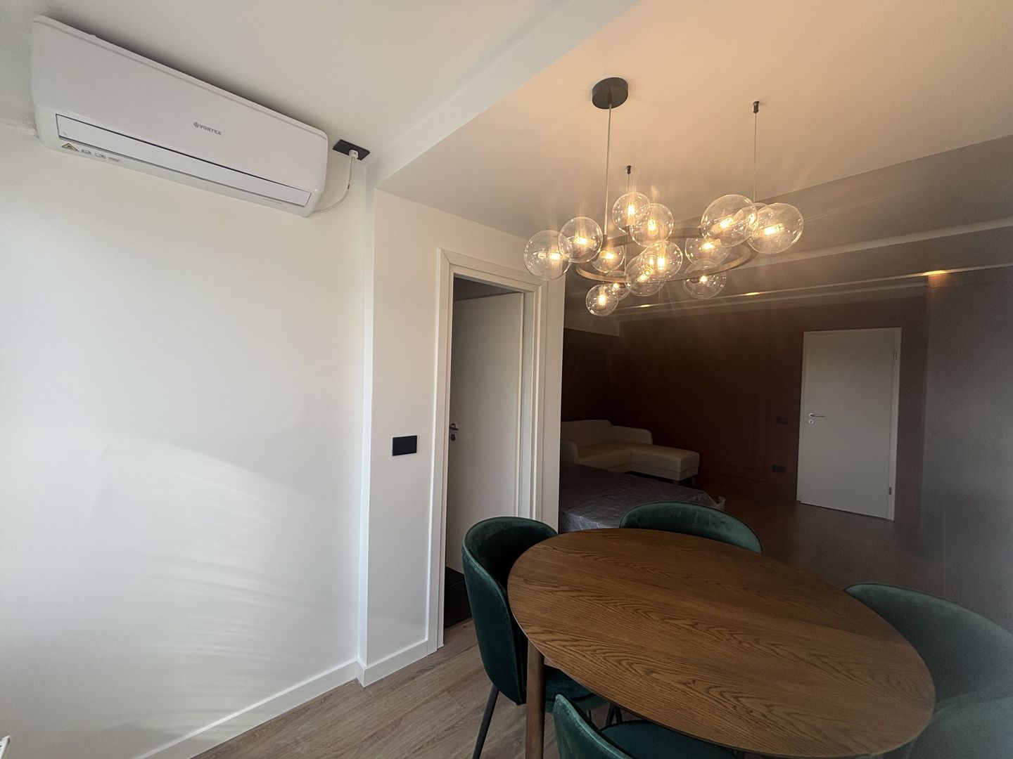 Apartament ultrafinisat la prima inchiriere - Poză 7