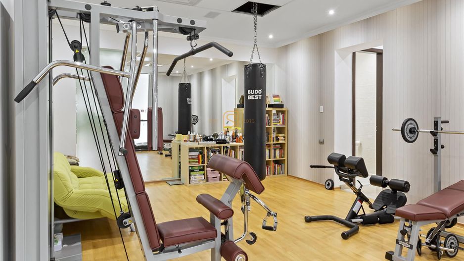 Vila exclusivista cu piscina, sauna si crama, 479.27 mp, langa padure - Poză 9