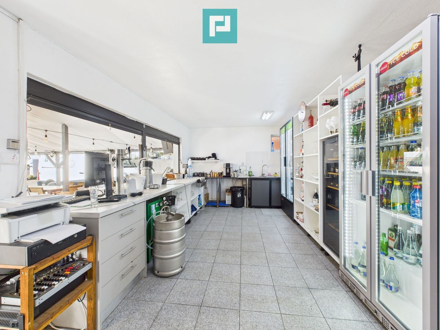 Afacere la cheie pe Plaja Ghioroc. - Poză 7