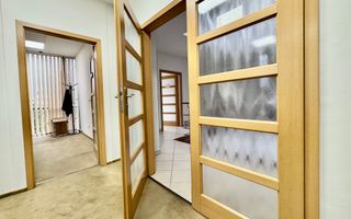 Spațiu pentru birouri langa Funshop Buziașului - Poză 13