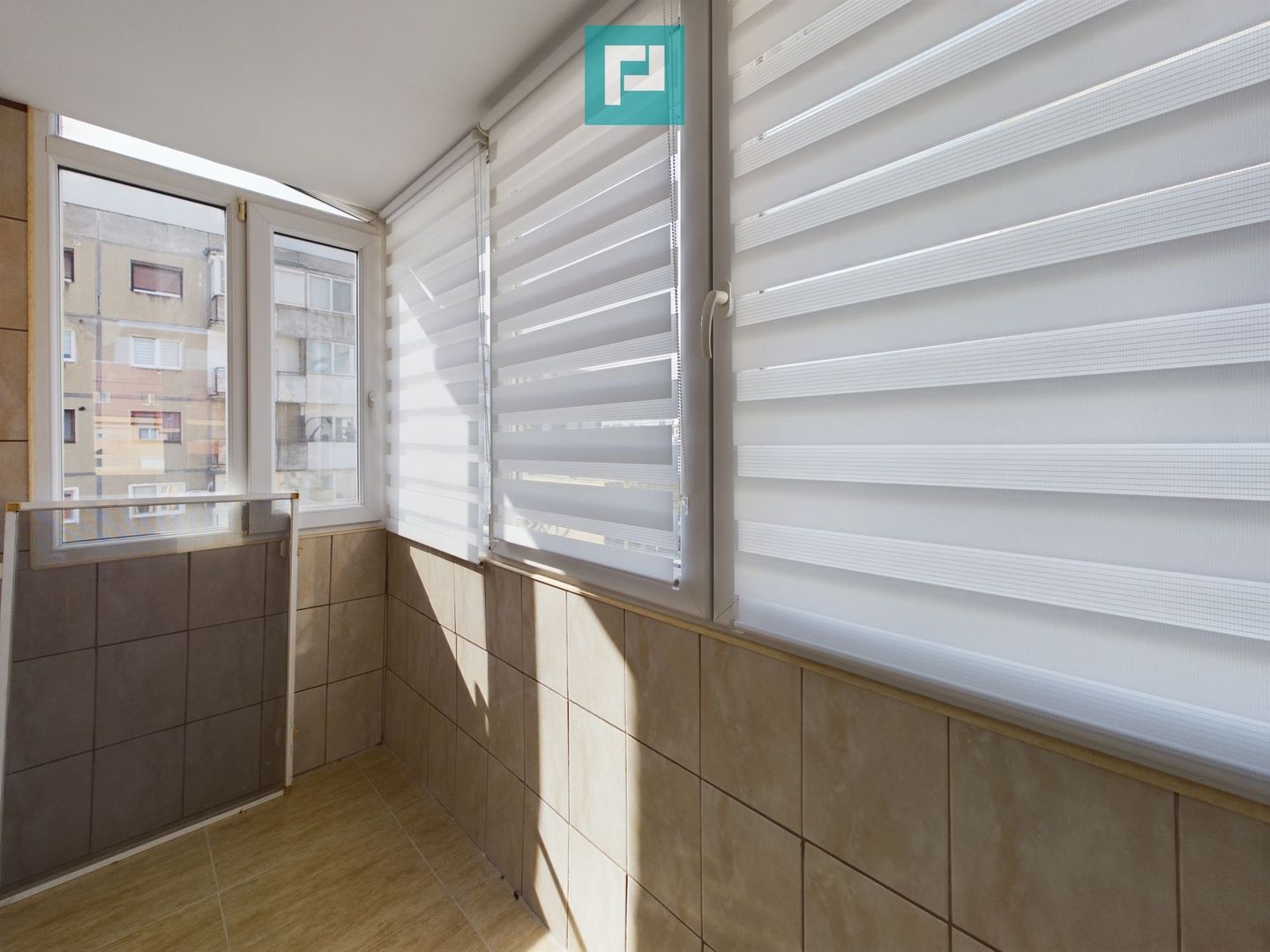 Apartament cu 3 camere zona 300 Micălaca - Poză 10